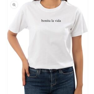 White Graphic T-Shirt With Spanish Quote Bonita La Vida Life is Beautiful Small